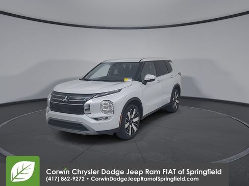 Used 2025 Mitsubishi Outlander SE FWD image 6