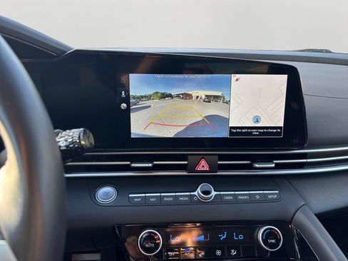 Used 2025 Hyundai Elantra SEL FWD image 26