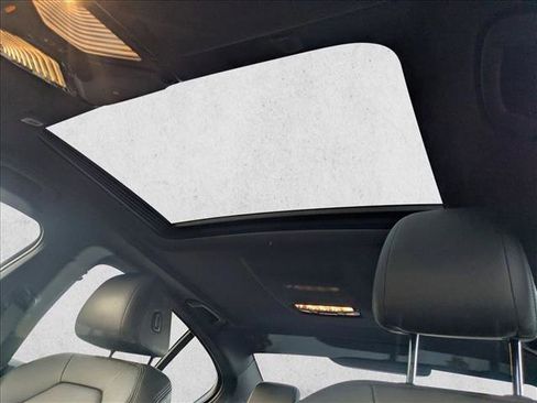 Used 2019 BMW 530e w/ Premium Package image 15