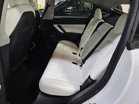 Used 2022 Tesla Model Y Performance image 7