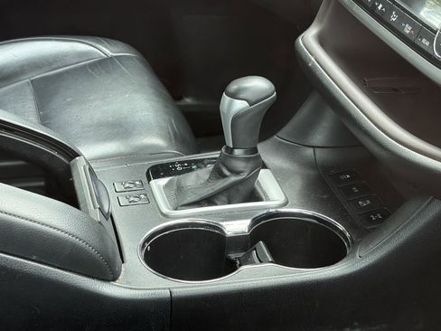 Used 2016 Toyota Highlander XLE AWD/4WD image 10