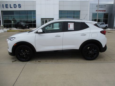 Used 2024 Buick Encore GX Sport Touring w/ Comfort Package image 3