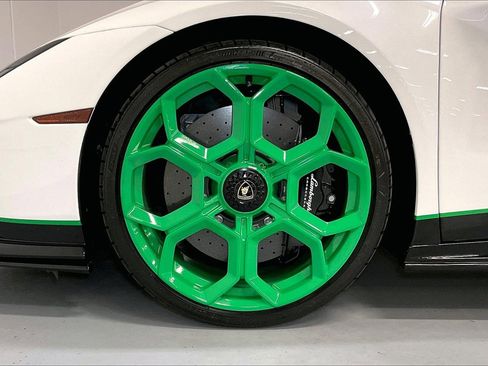 Used 2023 Lamborghini Huracan Tecnica image 17
