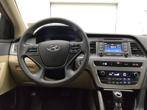 Used 2016 Hyundai Sonata SE FWD image 22