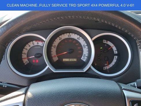 Used 2012 Toyota Tacoma 4x4 Access Cab V6 w/ TRD Sport Pkg image 17