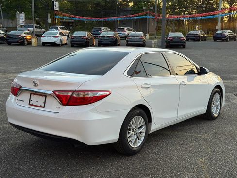 Used 2016 Toyota Camry LE FWD image 5