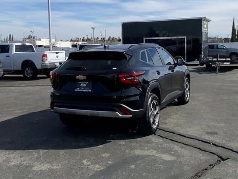 New 2026 Chevrolet Trax LT FWD image 7