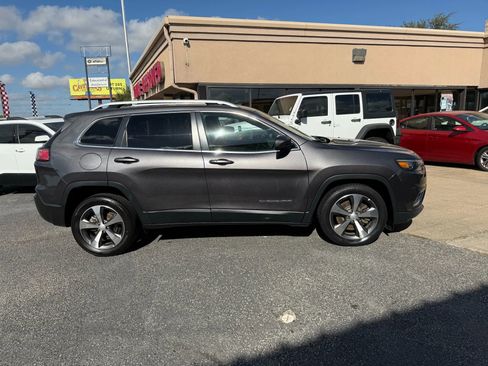 Used 2020 Jeep Cherokee Limited image 4