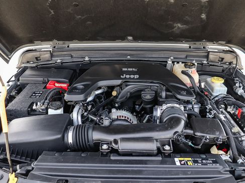 Used 2018 Jeep Wrangler Unlimited Sport S image 31