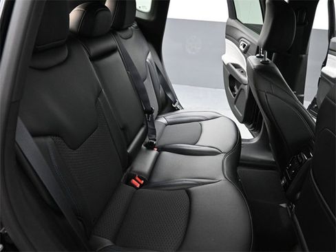 New 2026 Jeep Compass Latitude w/ Mopar Graphics Package image 22