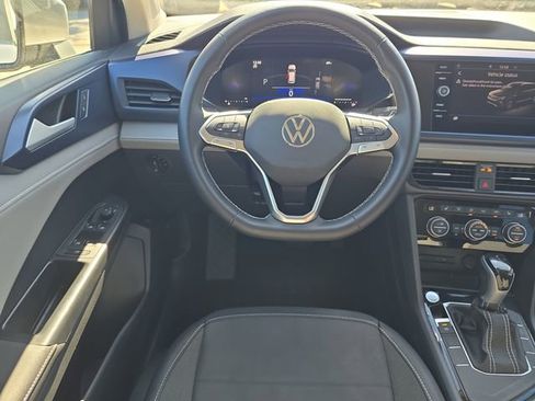 Used 2024 Volkswagen Taos SE image 15