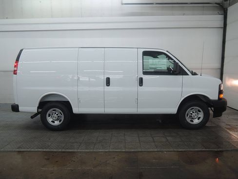 New 2026 Chevrolet Express 2500 Work Van w/ Driver Convenience Package image 2