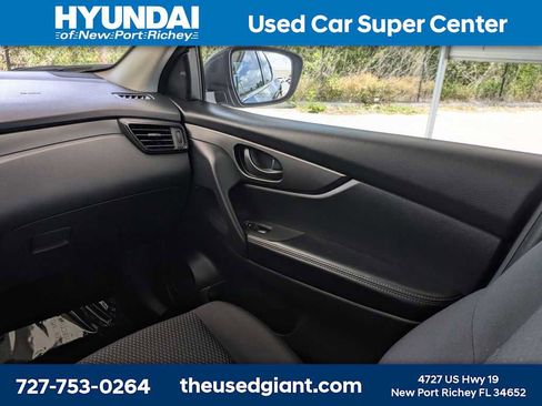 Used 2020 Nissan Rogue Sport S FWD image 19