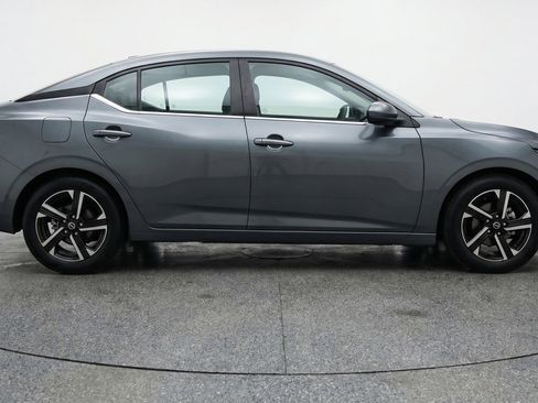 Used 2025 Nissan Sentra SV FWD image 11