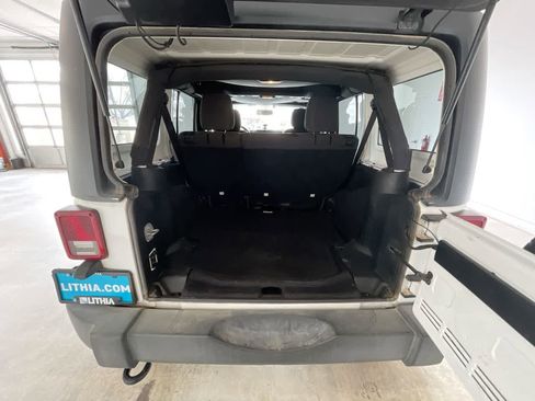 Used 2018 Jeep Wrangler Unlimited Sport S image 24