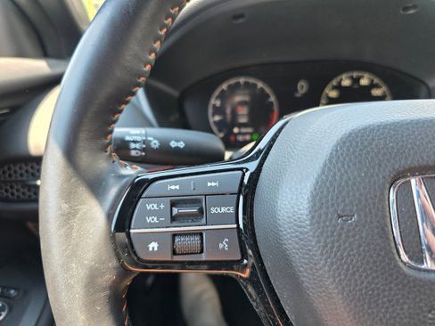 Used 2025 Honda HR-V Sport image 11