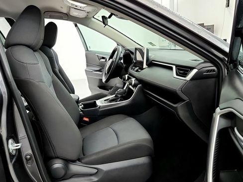 Certified 2025 Toyota RAV4 XLE AWD/4WD image 17