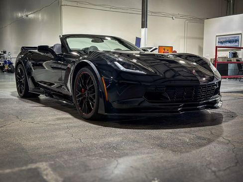 Used 2017 Chevrolet Corvette Z06 RWD image 3
