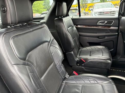 Used 2019 Ford Explorer Platinum AWD/4WD image 23