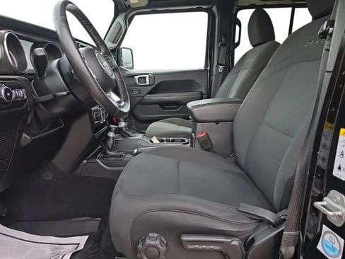 Used 2019 Jeep Wrangler Unlimited Sahara w/ Uconnect 4C Nav & Sound Group AWD/4WD image 14