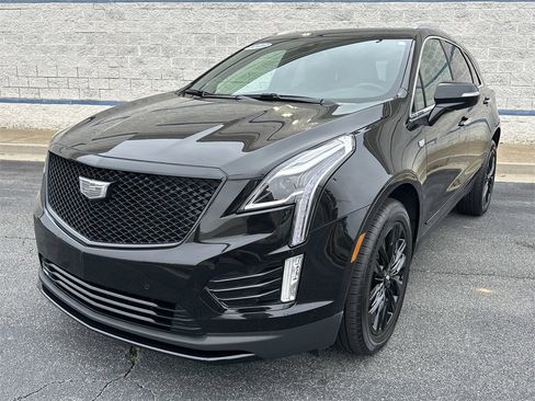 Certified 2022 Cadillac XT5 Premium Luxury w/ LPO, ONYX Package image 3