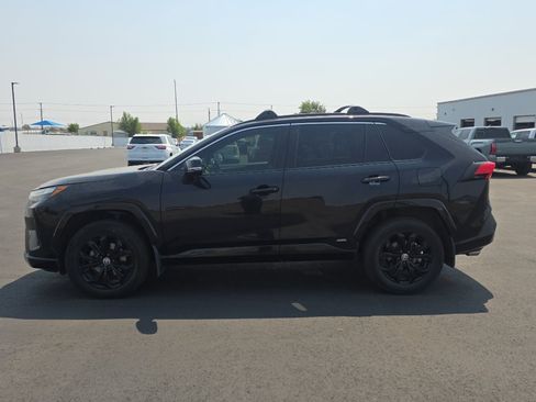 Used 2023 Toyota RAV4 SE w/ SE Grade Weather Package AWD/4WD image 4
