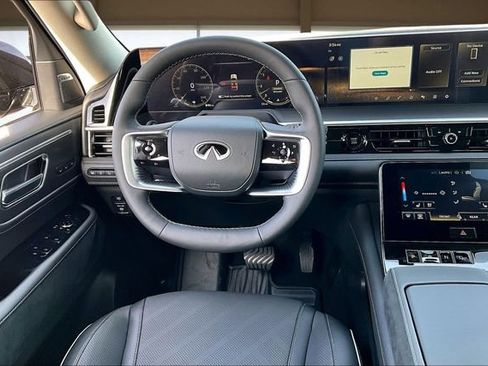 New 2026 INFINITI QX80 Luxe image 5