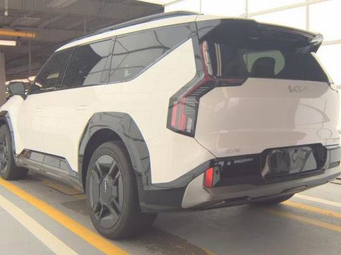 Used 2024 Kia EV9 GT-Line image 4