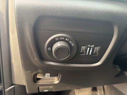 Certified 2025 Jeep Grand Cherokee Altitude image 7