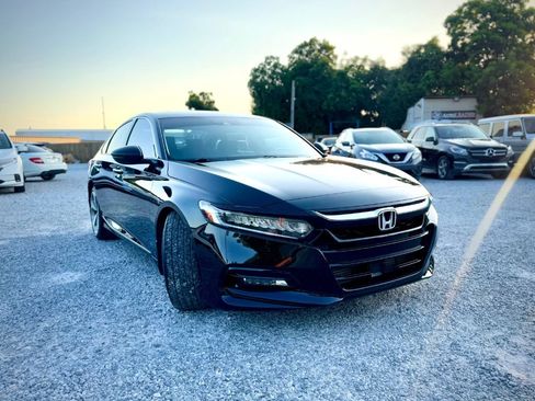 Used 2018 Honda Accord Touring image 5