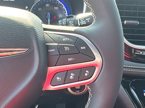 New 2026 Chrysler Pacifica Select image 22