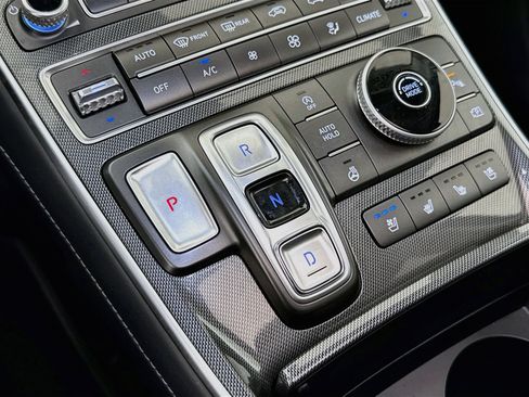 Used 2022 Hyundai Santa Fe Limited FWD image 19