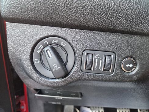 Used 2018 Dodge Challenger R/T Scat Pack w/ Dynamics Package image 21