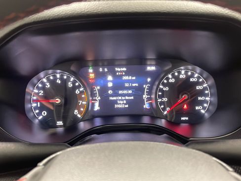 Used 2025 Jeep Compass Trailhawk AWD/4WD image 5