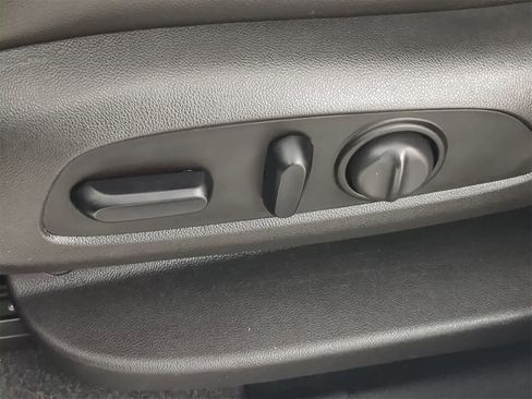 Used 2021 GMC Terrain SLT image 17