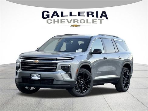 New 2026 Chevrolet Traverse LT w/ Driver Confidence Package image 1