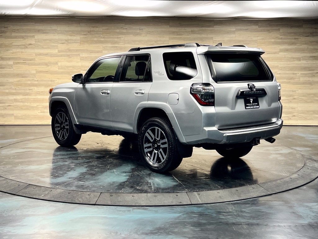 Used 2021 Toyota 4Runner TRD Off-Road Premium w/ Moonroof Package AWD/4WD image 17