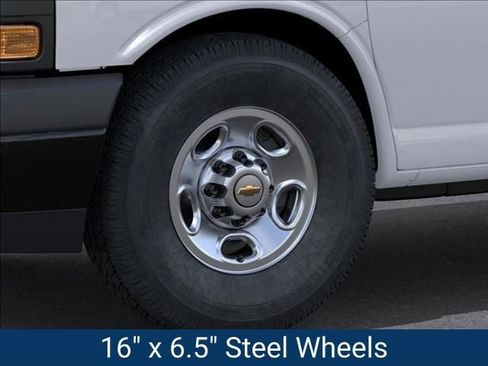 New 2026 Chevrolet Express 2500 Extended image 10