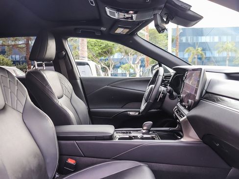 Used 2023 Lexus RX 350 Premium image 17