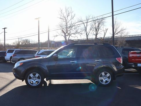 Used 2010 Subaru Forester 2.5X Limited image 4