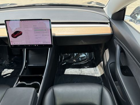 Used 2018 Tesla Model 3 Long Range RWD image 18