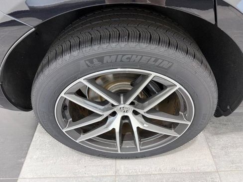 Used 2025 Porsche Macan AWD/4WD image 8
