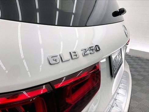 Certified 2022 Mercedes-Benz GLB 250 image 32