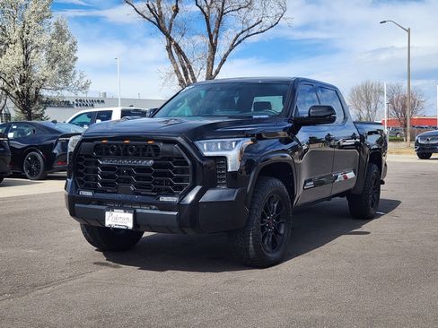 Used 2023 Toyota Tundra Platinum image 3