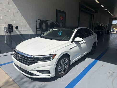 Used 2020 Volkswagen Jetta SEL FWD image 3