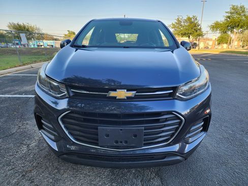 Used 2019 Chevrolet Trax LS FWD image 2