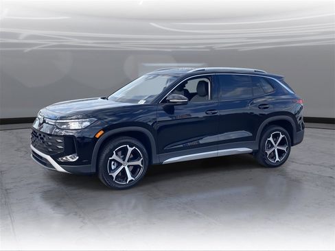 New 2025 Volkswagen Tiguan SE image 1