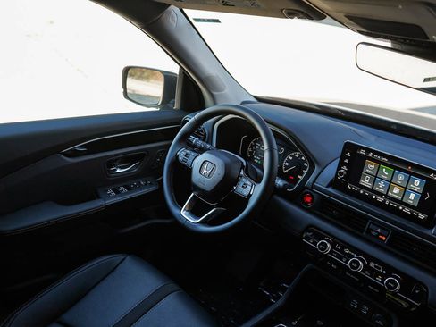 New 2025 Honda Pilot EX-L image 15