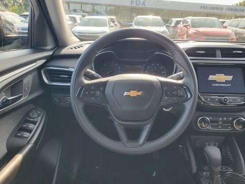 Used 2023 Chevrolet TrailBlazer LT w/ Convenience Package AWD/4WD image 16
