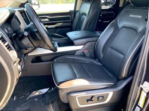 Used 2020 RAM 1500 Laramie AWD/4WD image 7